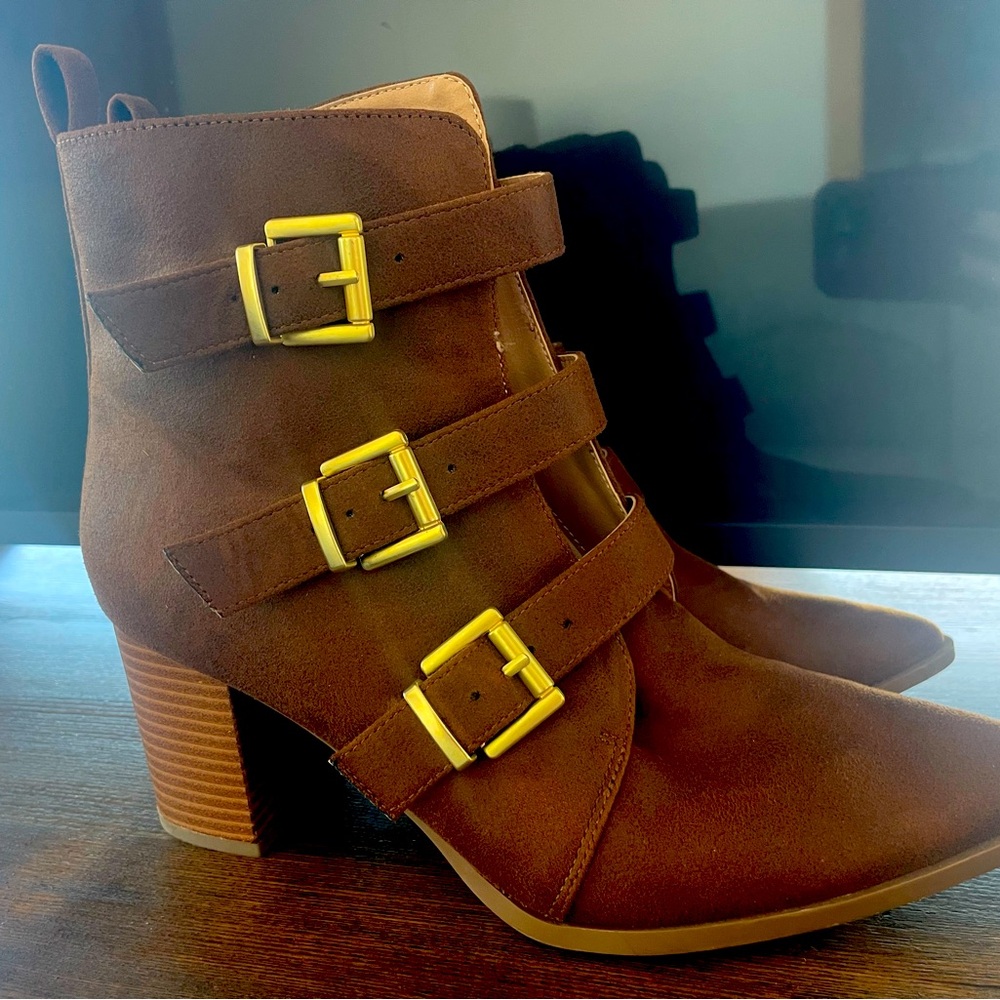 Super cute heeled boots!